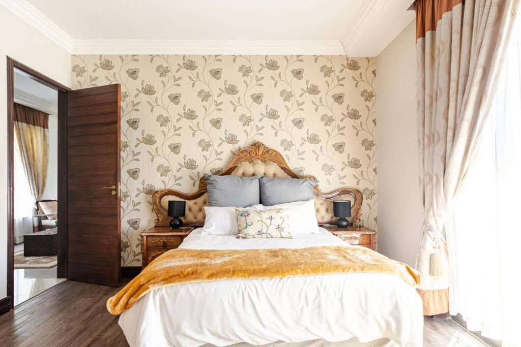 Johannesburg Luxury Villa- Namoleka view 4