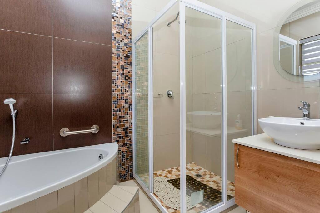 Johannesburg Luxury Villa- Namoleka view 5