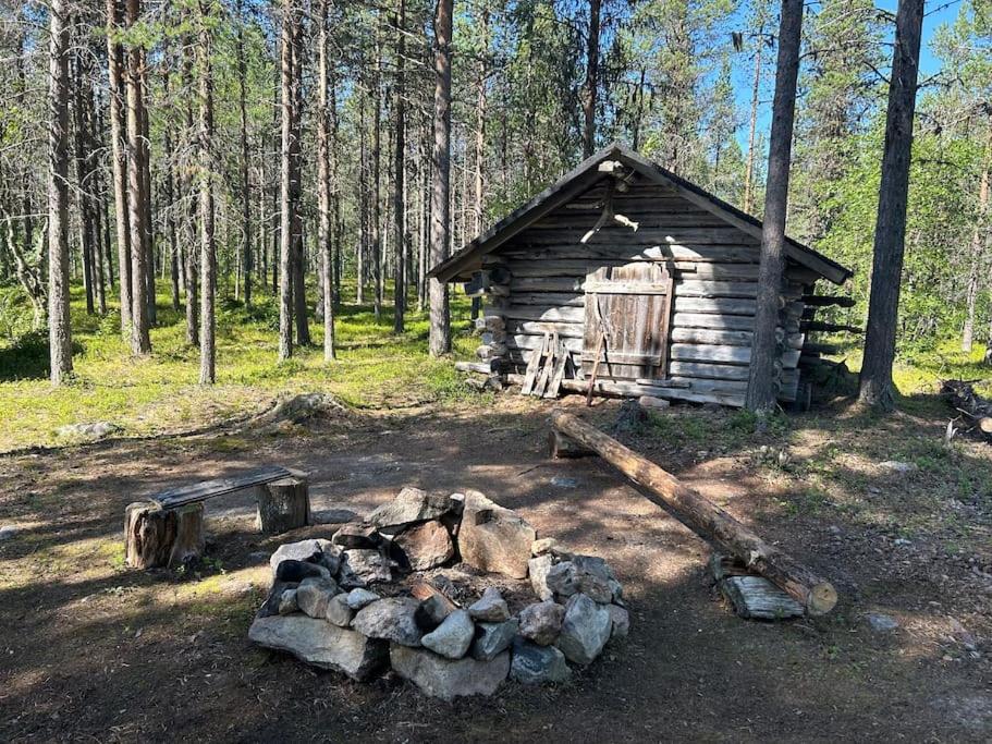 Viihtyisä mökki riekkojen mailla Hetassa