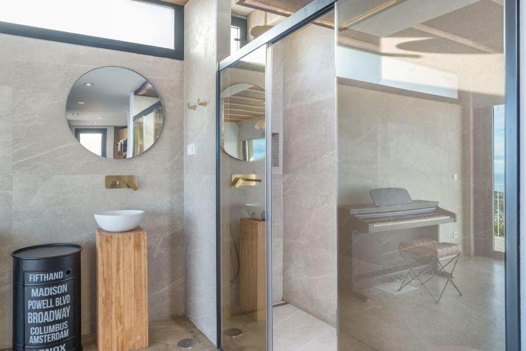 New, spacious villa with amazing views