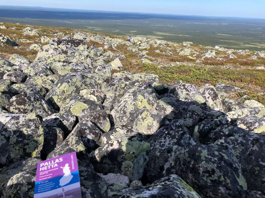 Viihtyisä mökki riekkojen mailla Hetassa