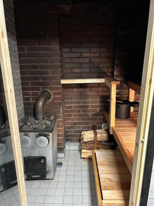 Viihtyisä mökki riekkojen mailla Hetassa