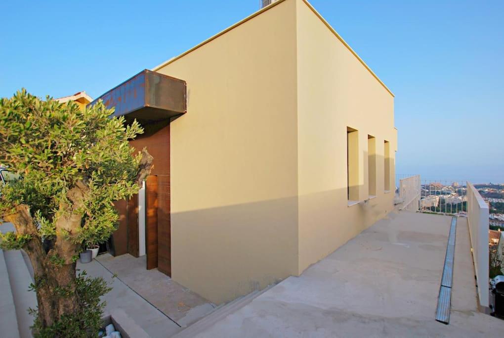 New, spacious villa with amazing views
