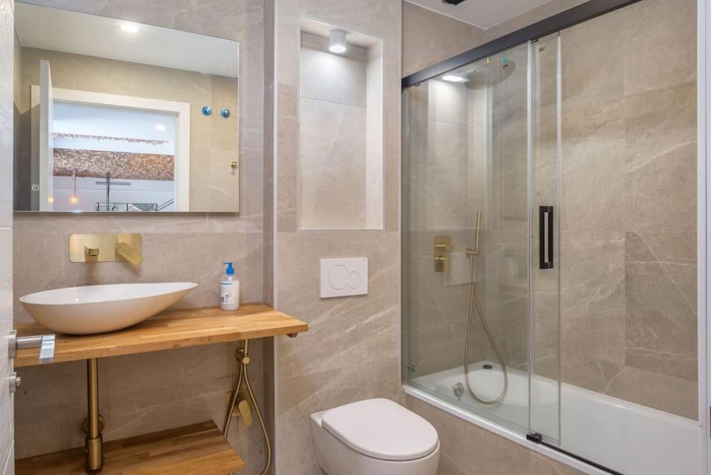 New, spacious villa with amazing views