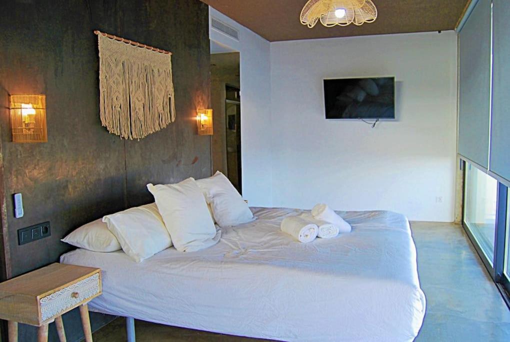 New, spacious villa with amazing views