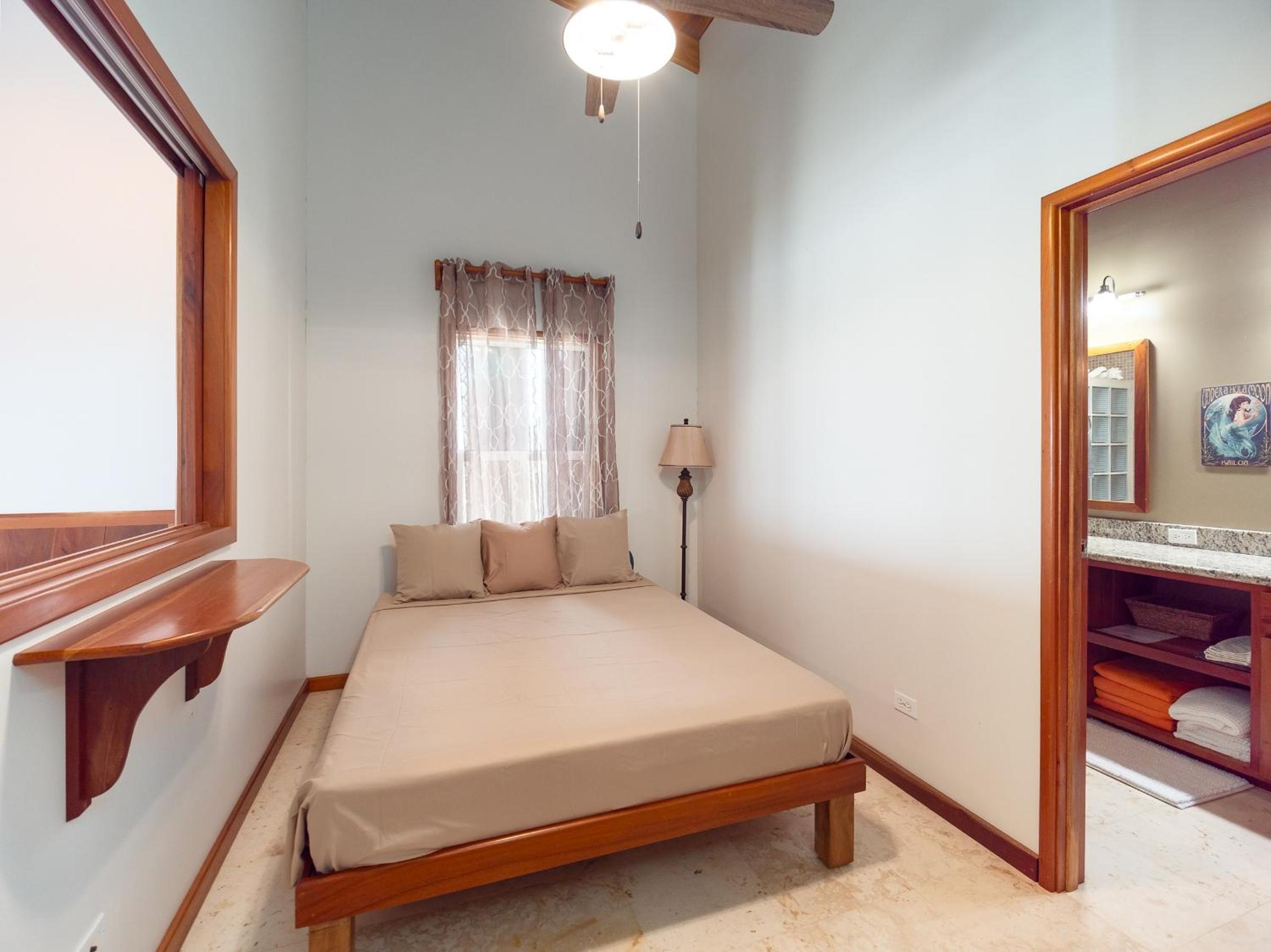 Residences at Barrier Reef 1-1C Oceanfront 2 BR by Stay Floreo