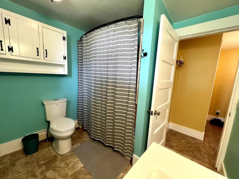 Farm house with lots of charm! view 4