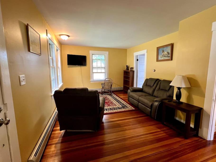 Farm house with lots of charm! view 5