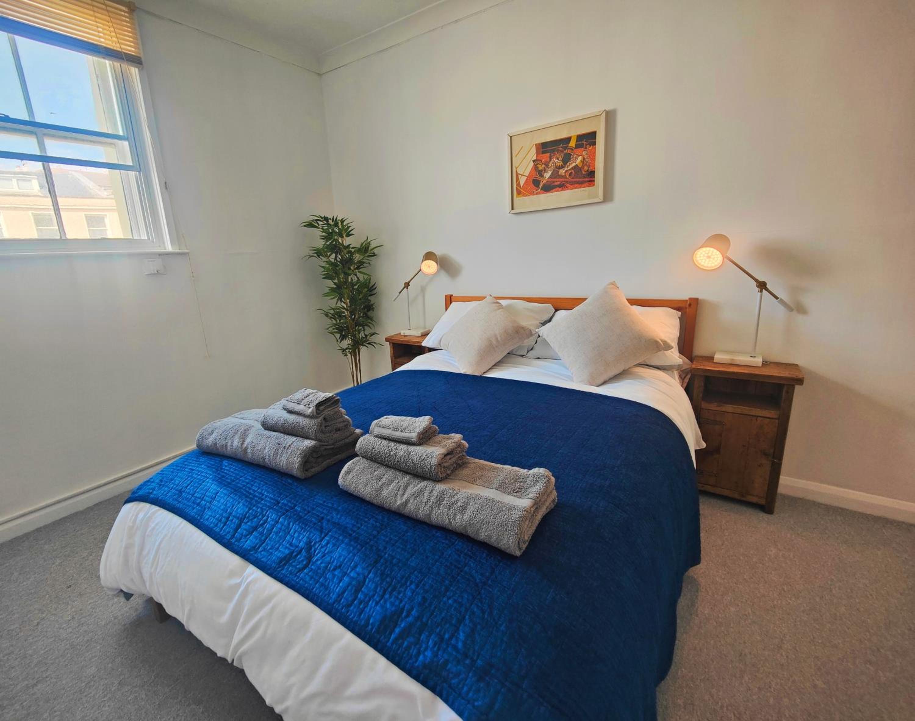 Stunning seafront flat,St Leonards view 5