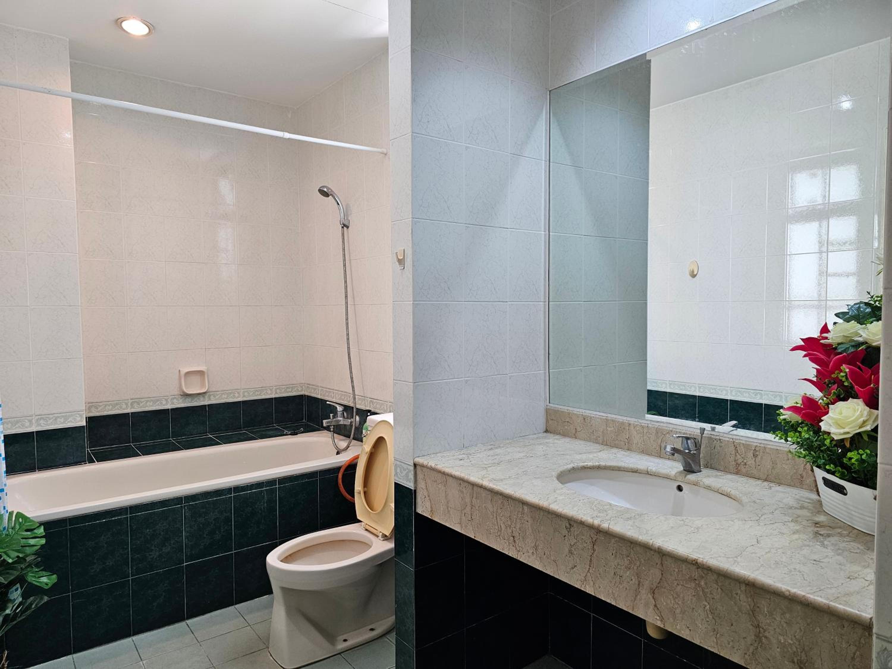 Kenyalang Riverine Emerald 12 Homestay