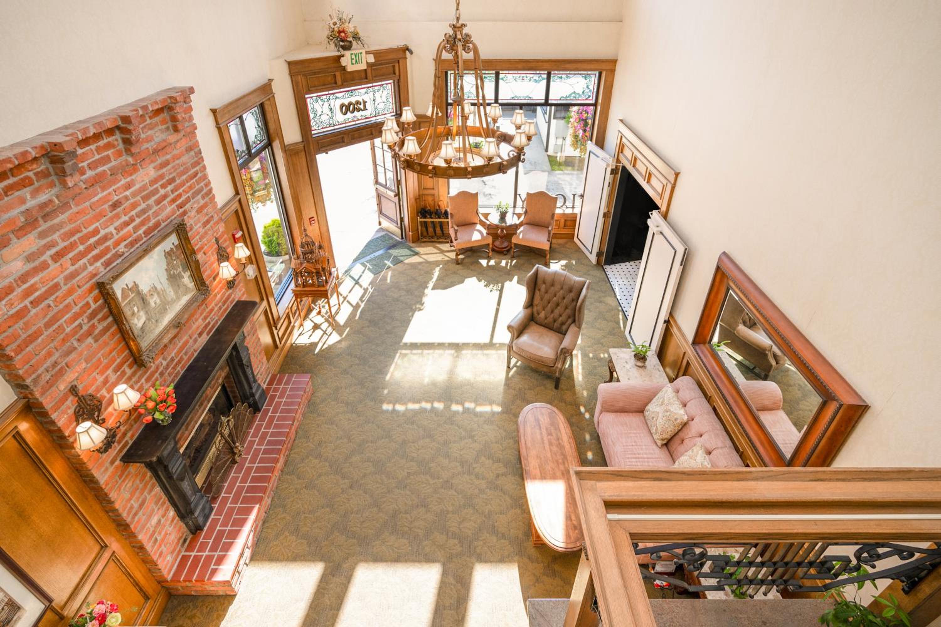 Fairhaven Village Inn