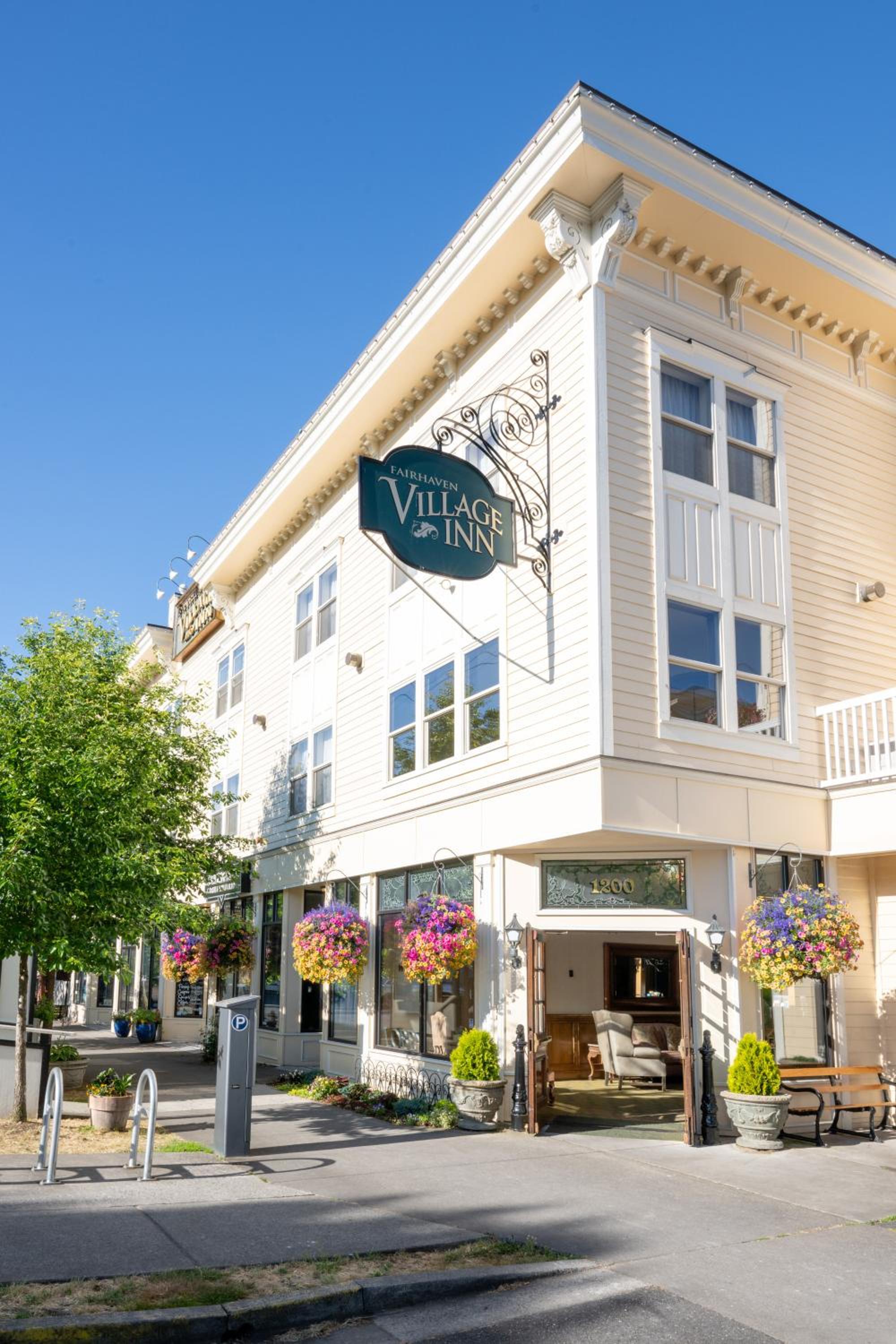 Fairhaven Village Inn