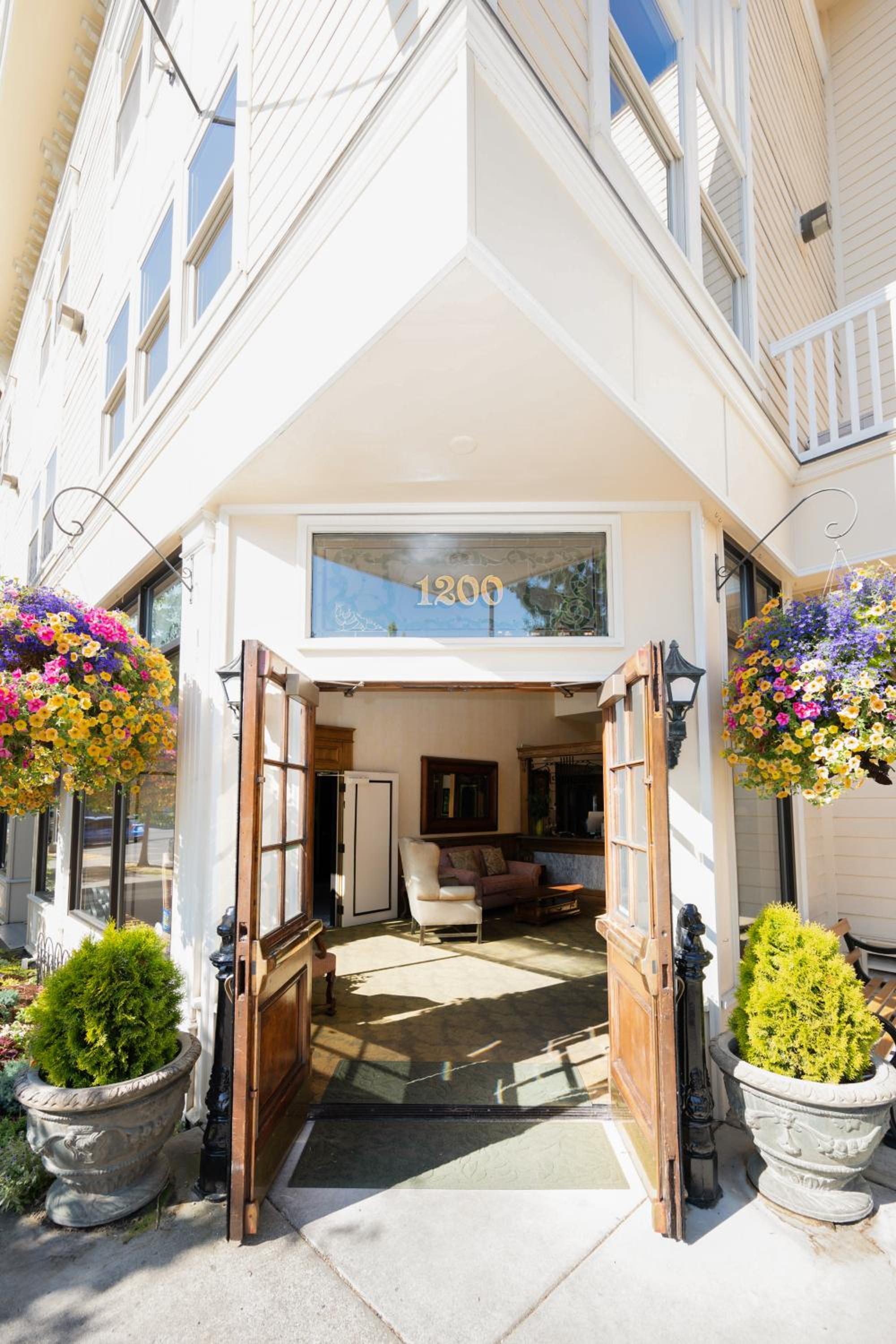 Fairhaven Village Inn