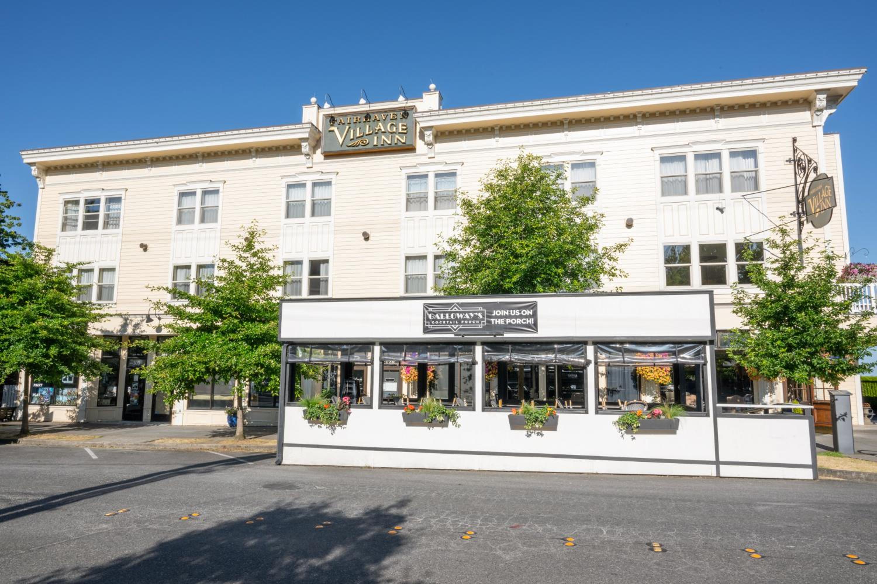 Fairhaven Village Inn