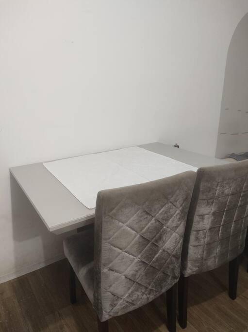 AP COMPLETO, com Internet rápida e Ar condicionado, fácil acesso ao centro e Porto de Paranaguá