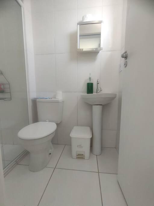 AP COMPLETO, com Internet rápida e Ar condicionado, fácil acesso ao centro e Porto de Paranaguá