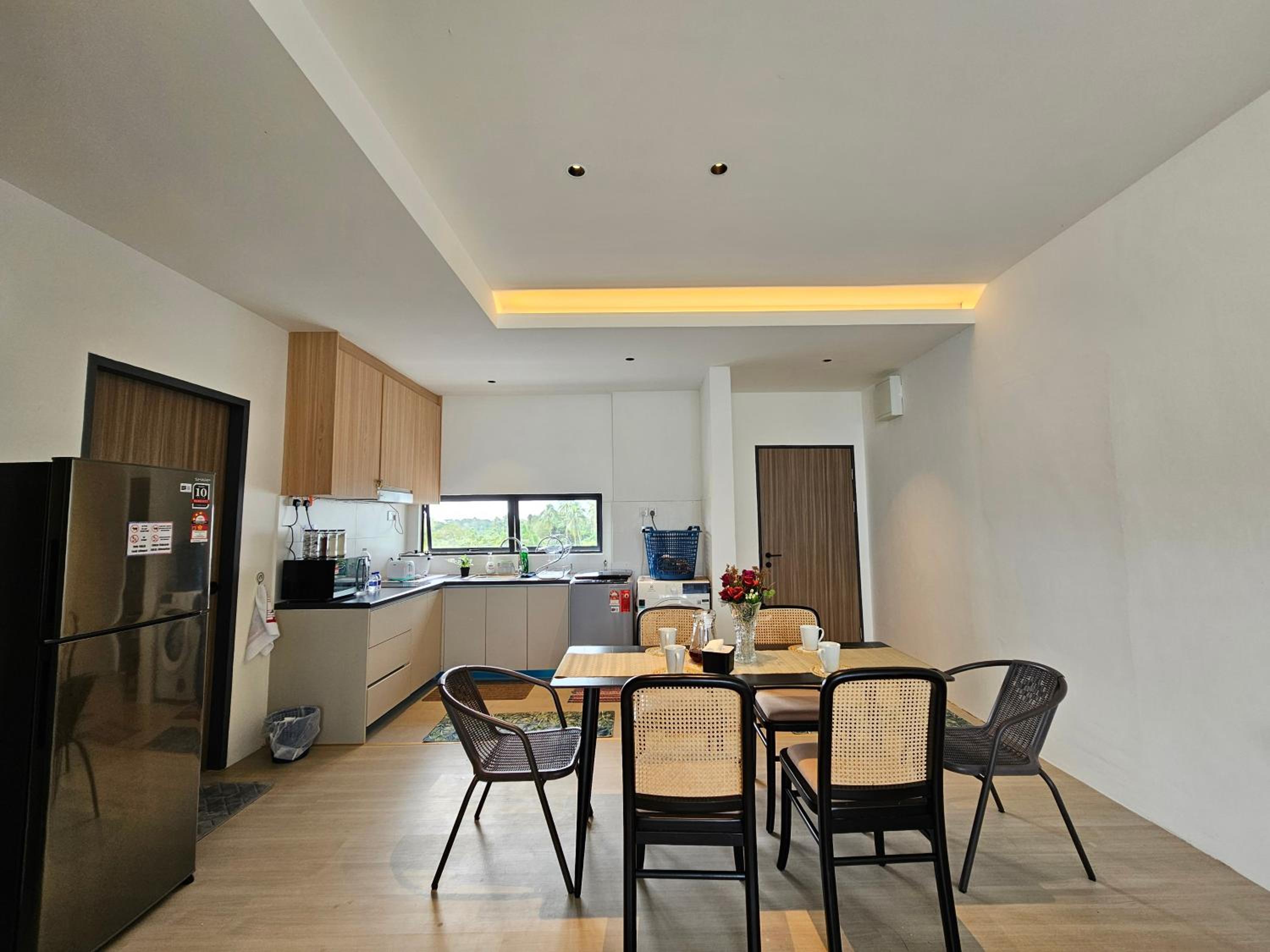 Kenyalang Roxy Sematan Homestay