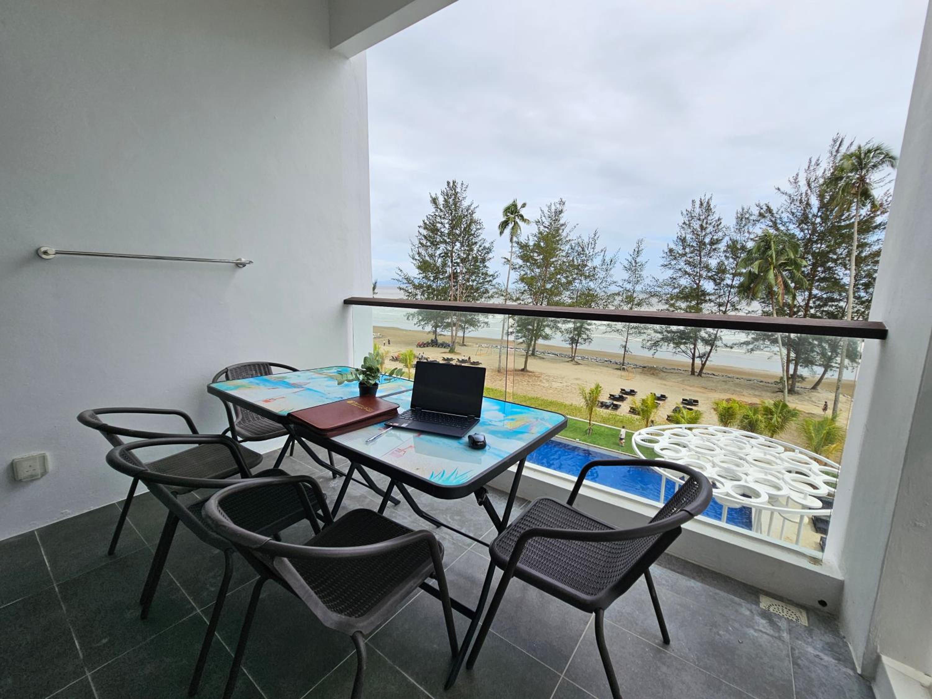 Kenyalang Roxy Sematan Homestay