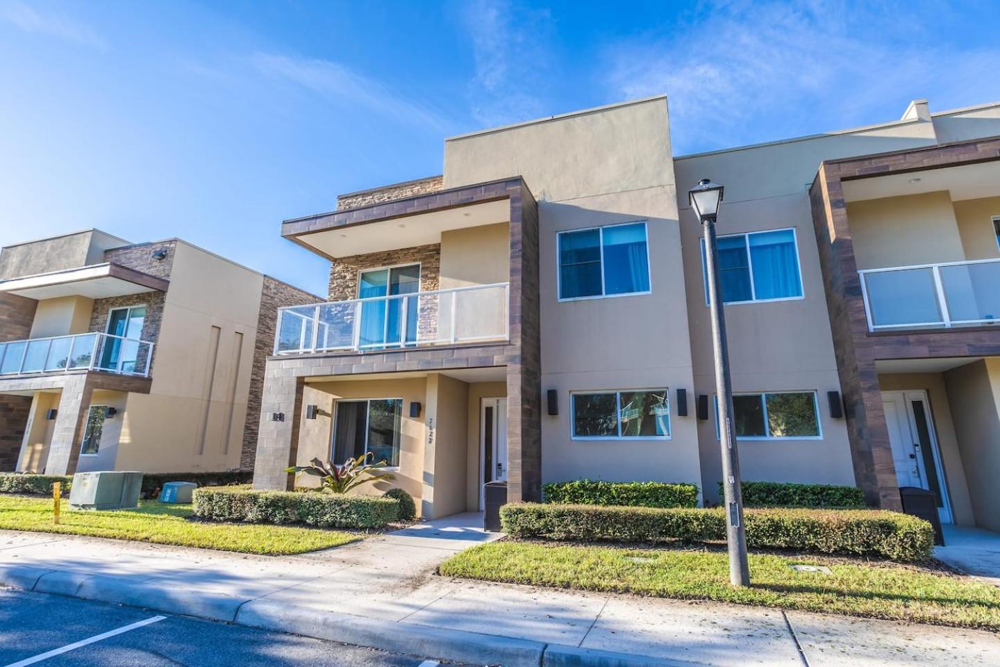 Luxury 4 Bed In Resort Community Near Disney