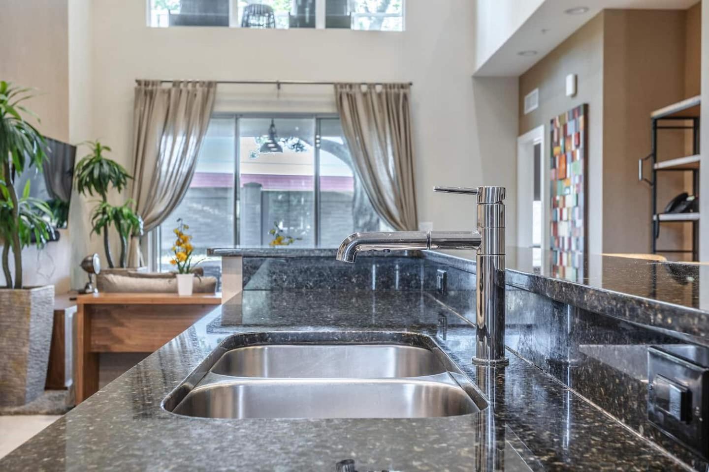 Luxury 4 Bed In Resort Community Near Disney