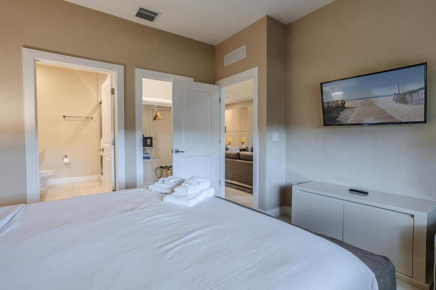 Luxury 4 Bed In Resort Community Near Disney