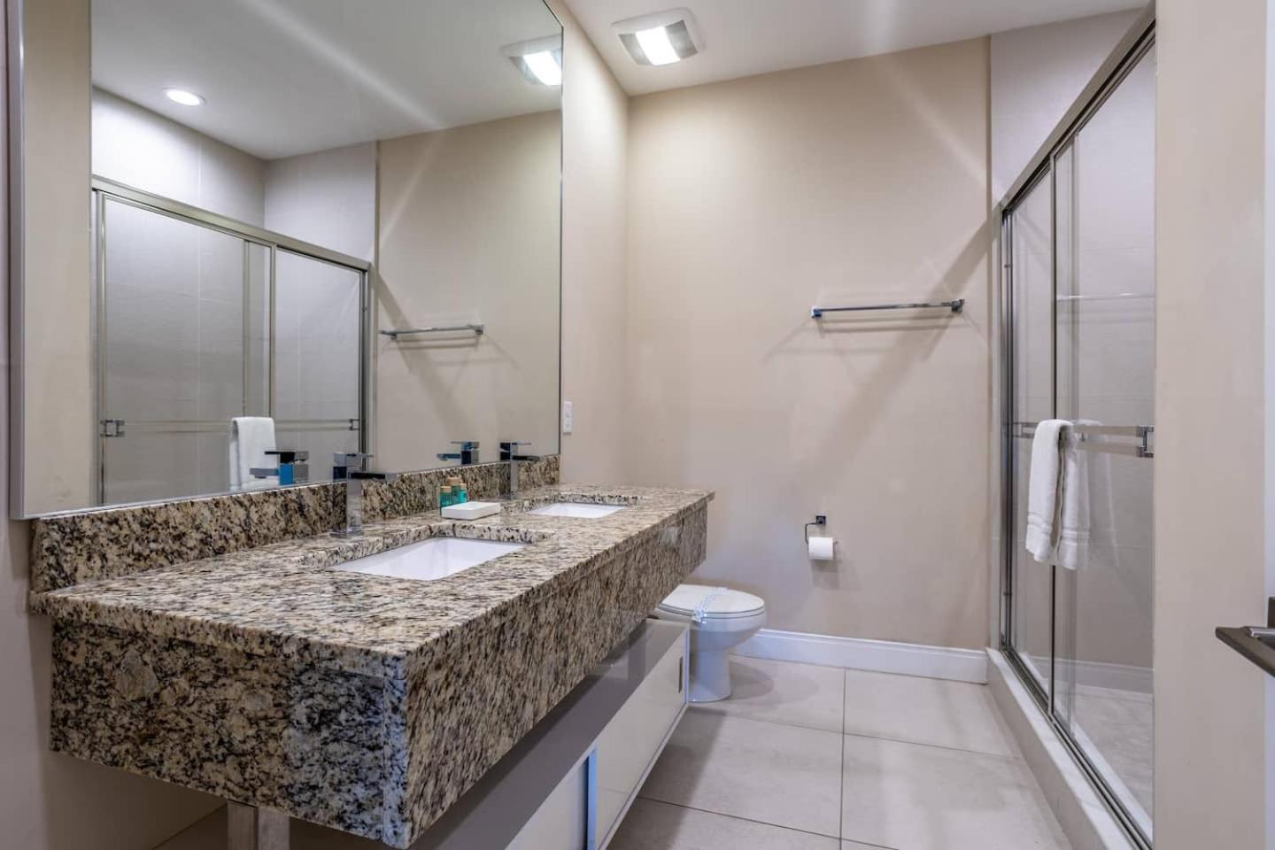 Luxury 4 Bed In Resort Community Near Disney