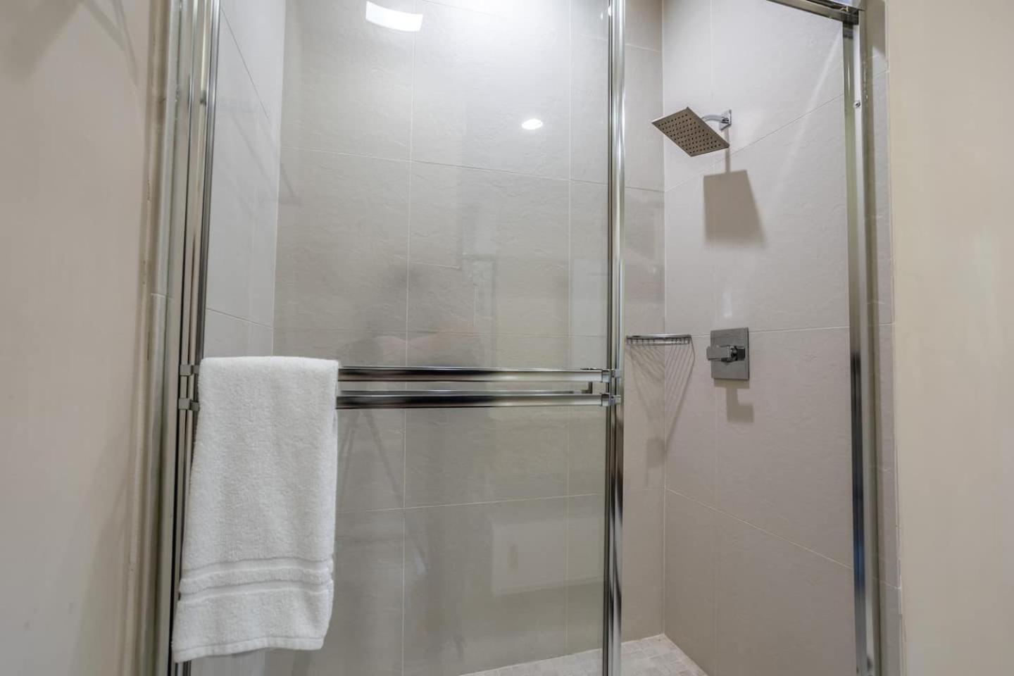Luxury 4 Bed In Resort Community Near Disney