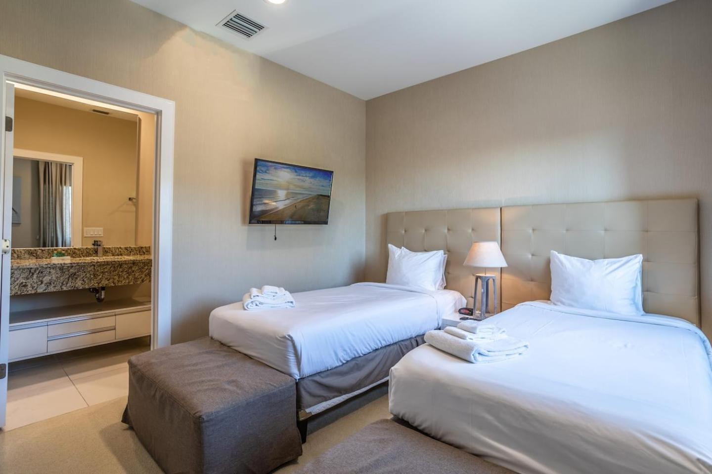 Luxury 4 Bed In Resort Community Near Disney
