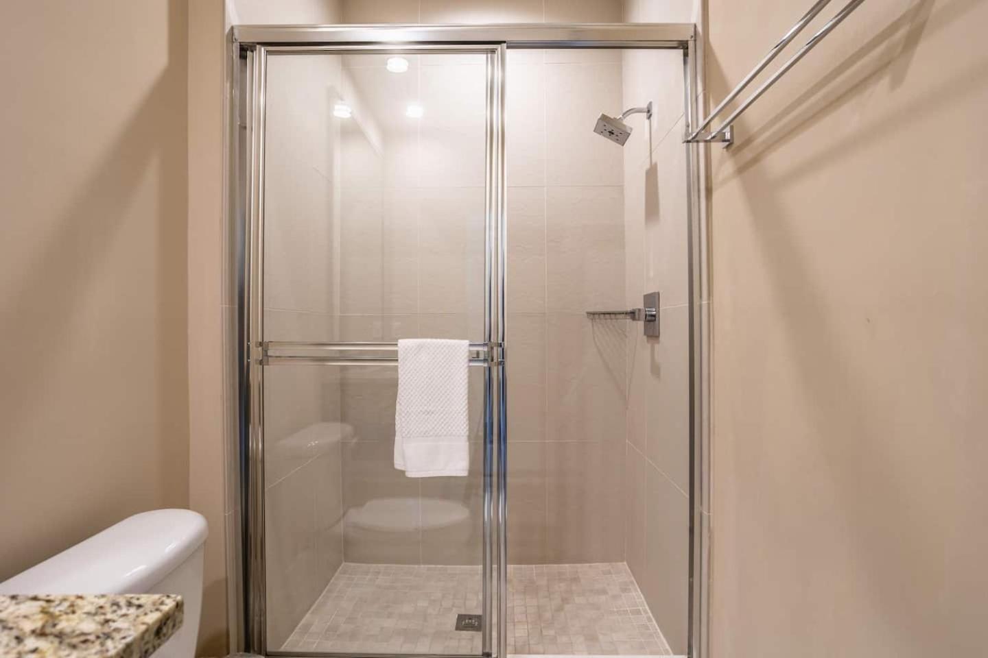 Luxury 4 Bed In Resort Community Near Disney