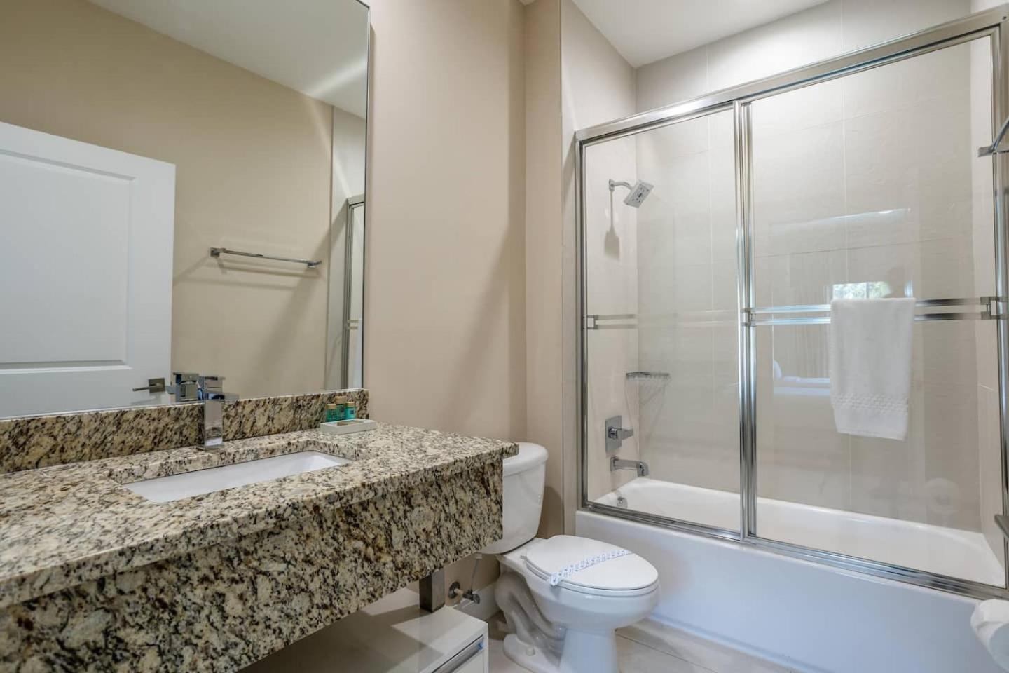 Luxury 4 Bed In Resort Community Near Disney