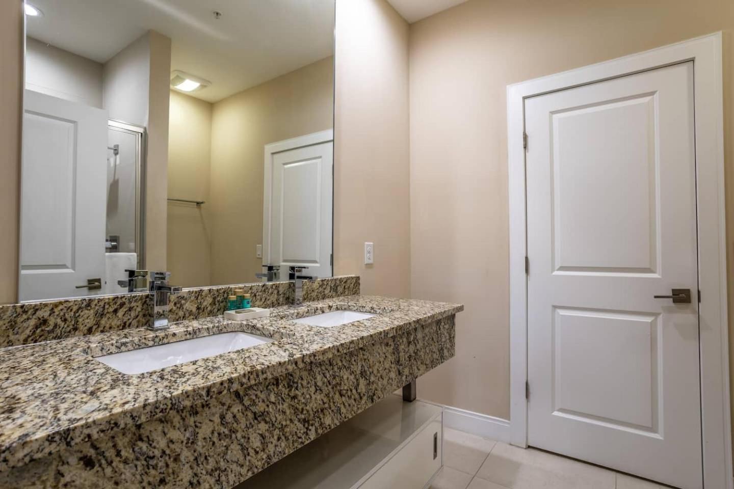 Luxury 4 Bed In Resort Community Near Disney