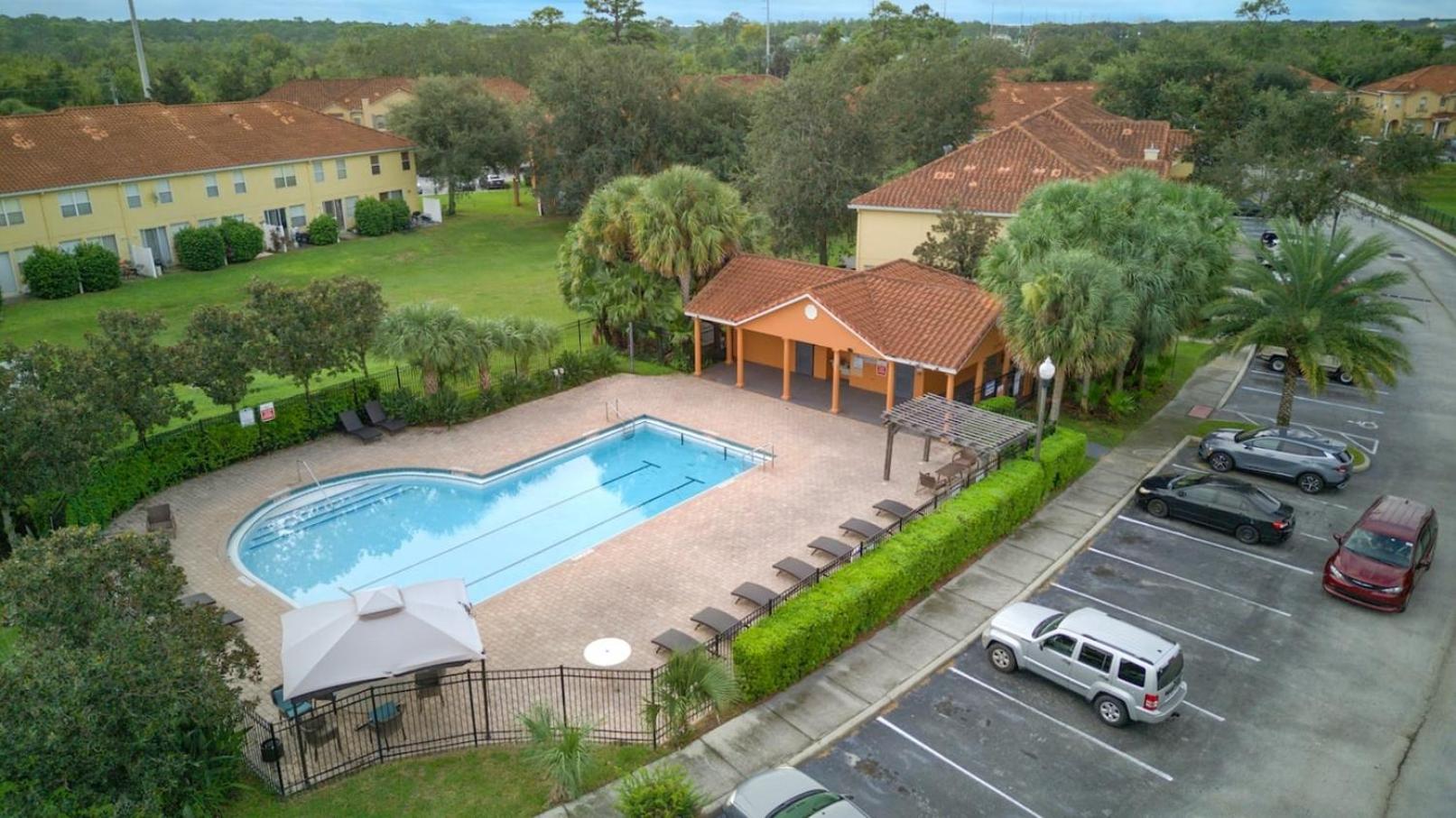 Disney-area 4br Retreat Relax & Swim By The Pool