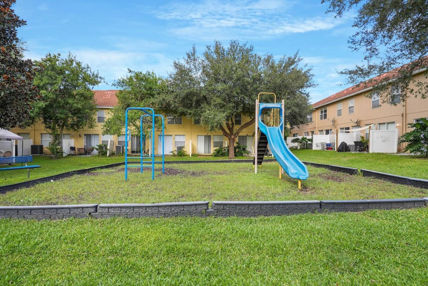 Disney-area 4br Retreat Relax & Swim By The Pool