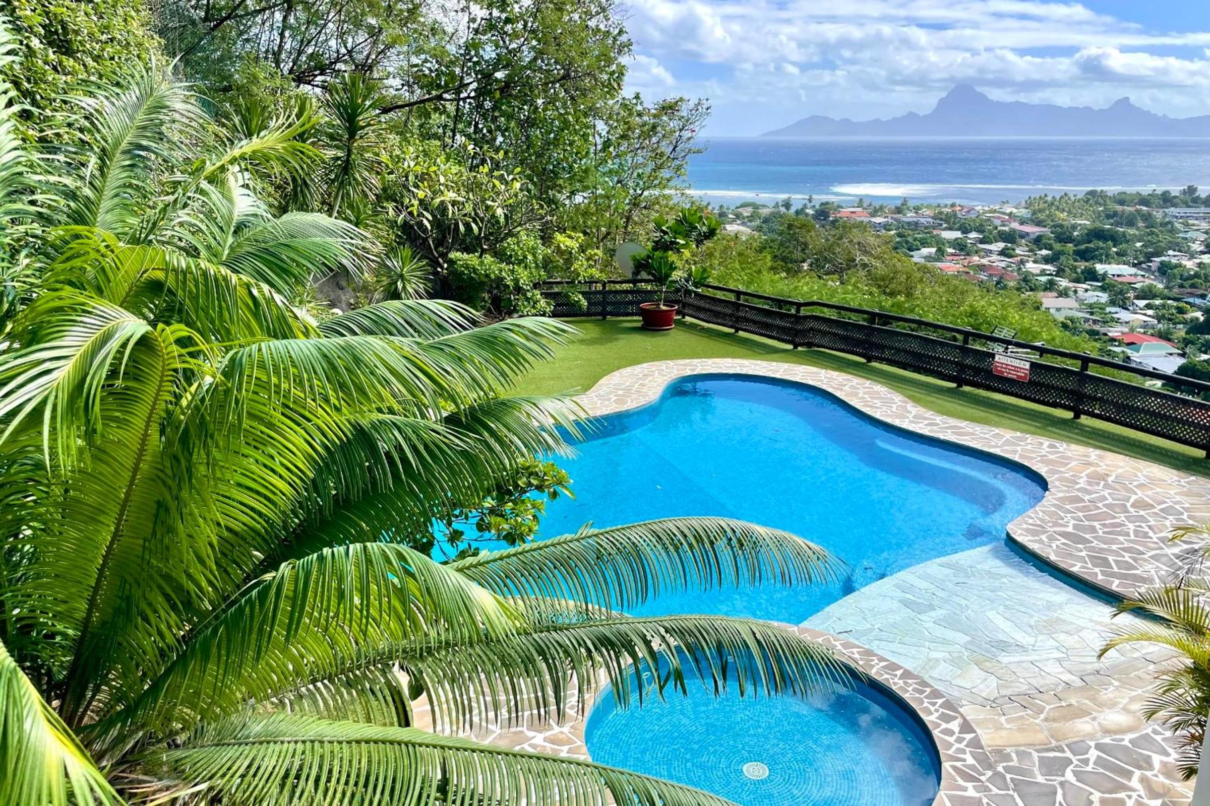 Luxury Eden & SPA Private Jacuzzi Moorea View Pool Fiber Wi-Fi view 2
