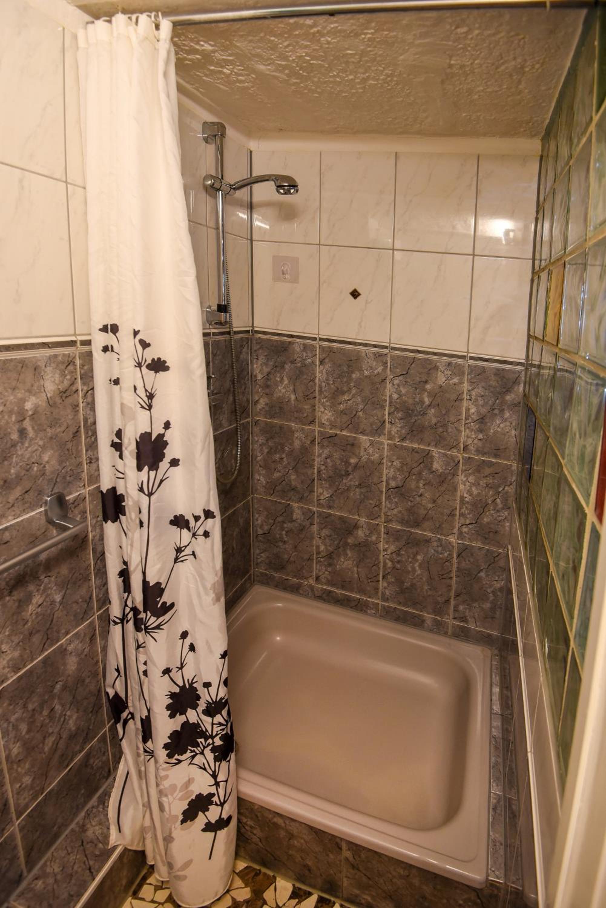Harzglück en Thale — bathroom