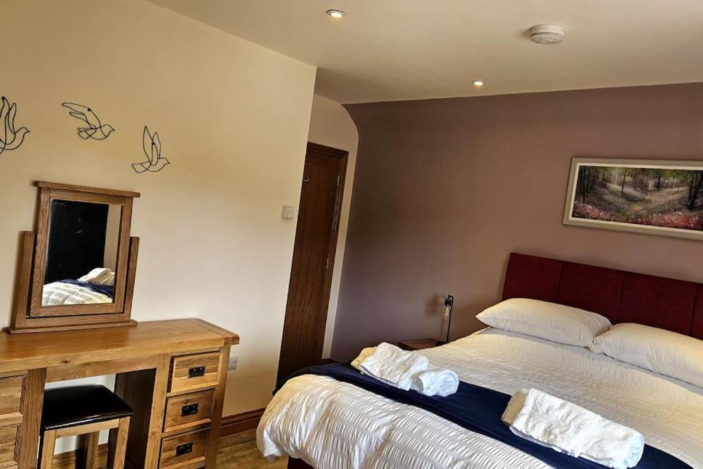 Country cottage with garden, views & games room view 5