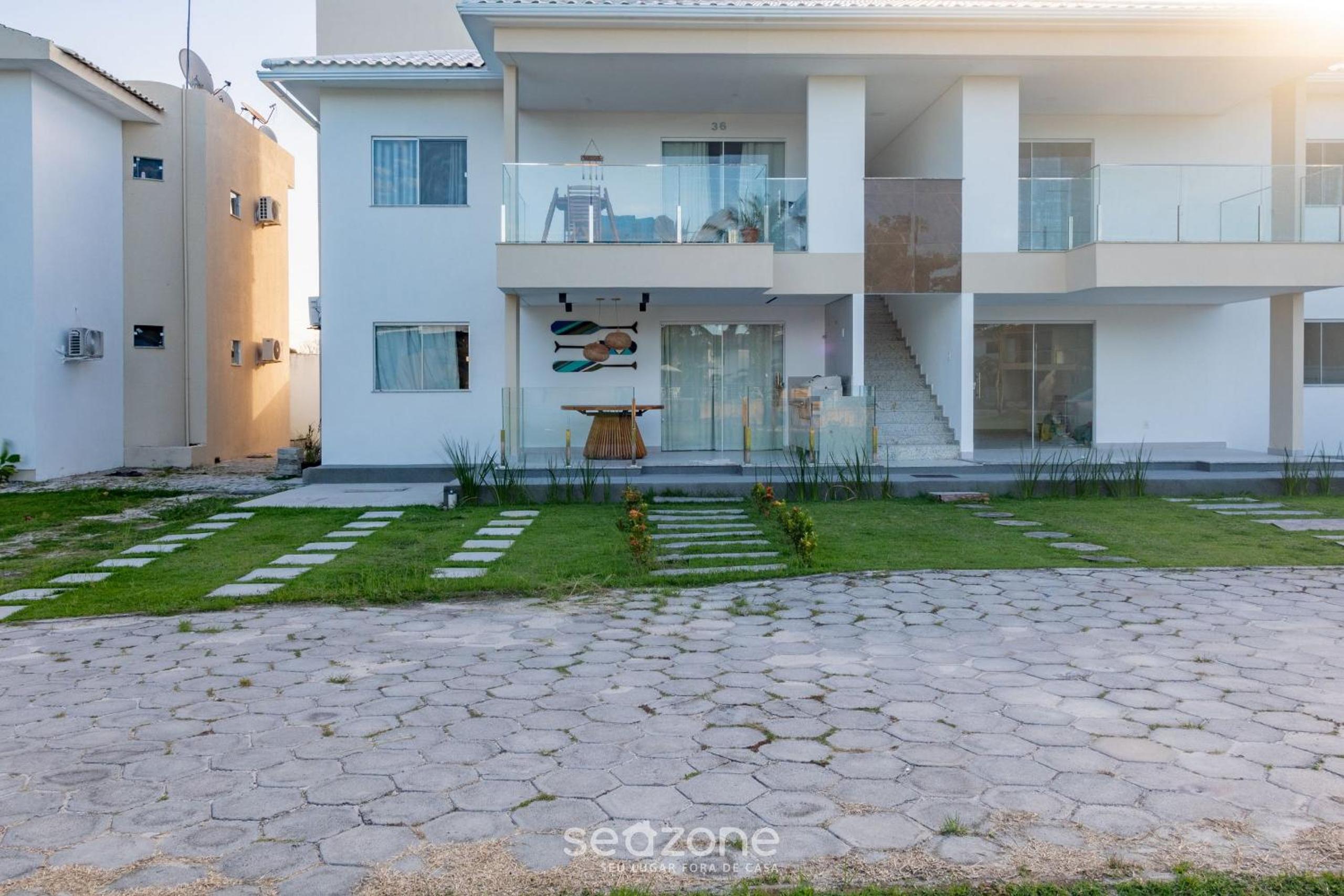 Condominium with Swimming Pool at Praia do Mutá in Porto-BA - MUT