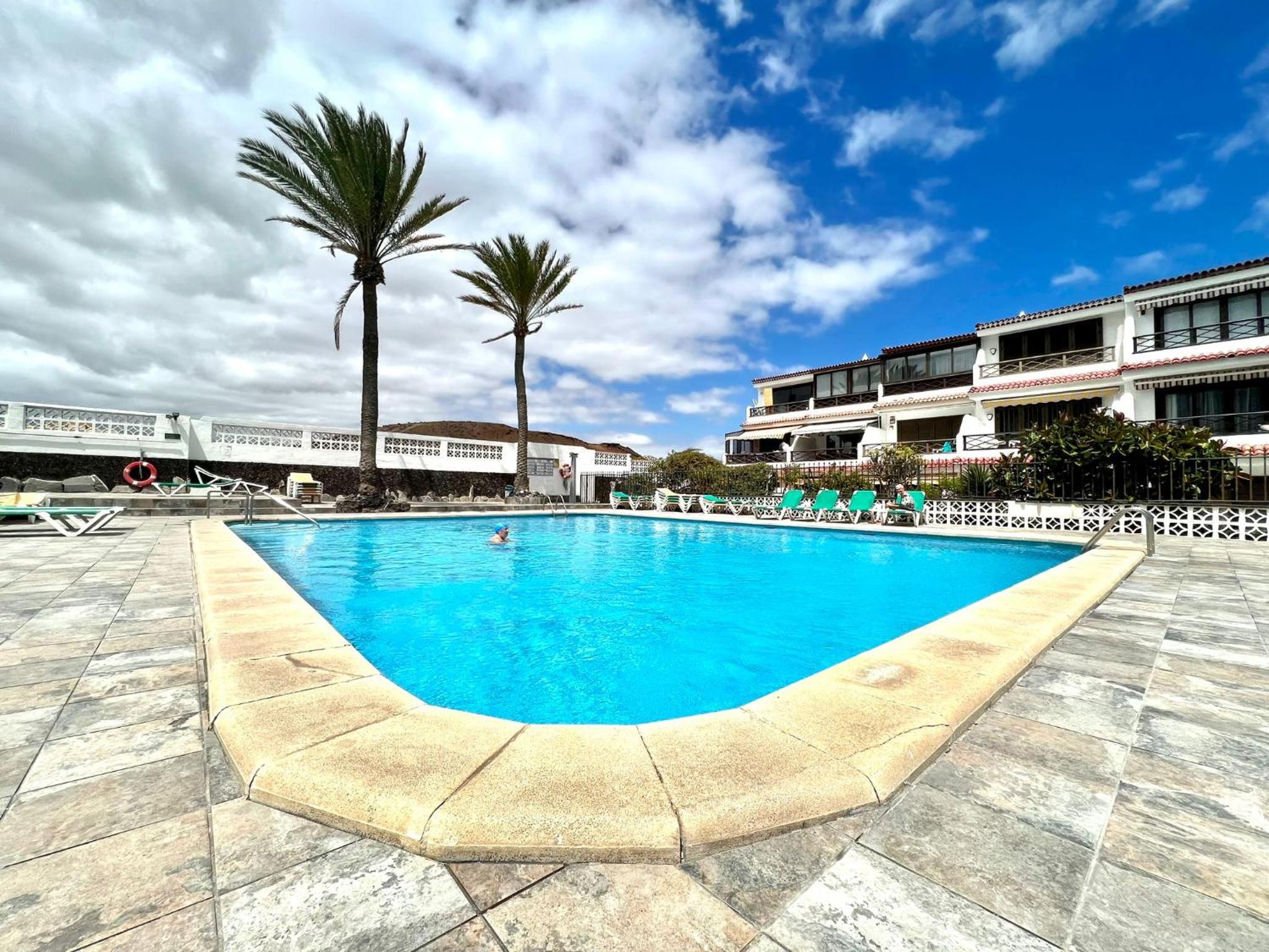 Lovely apartment with pool and wifi