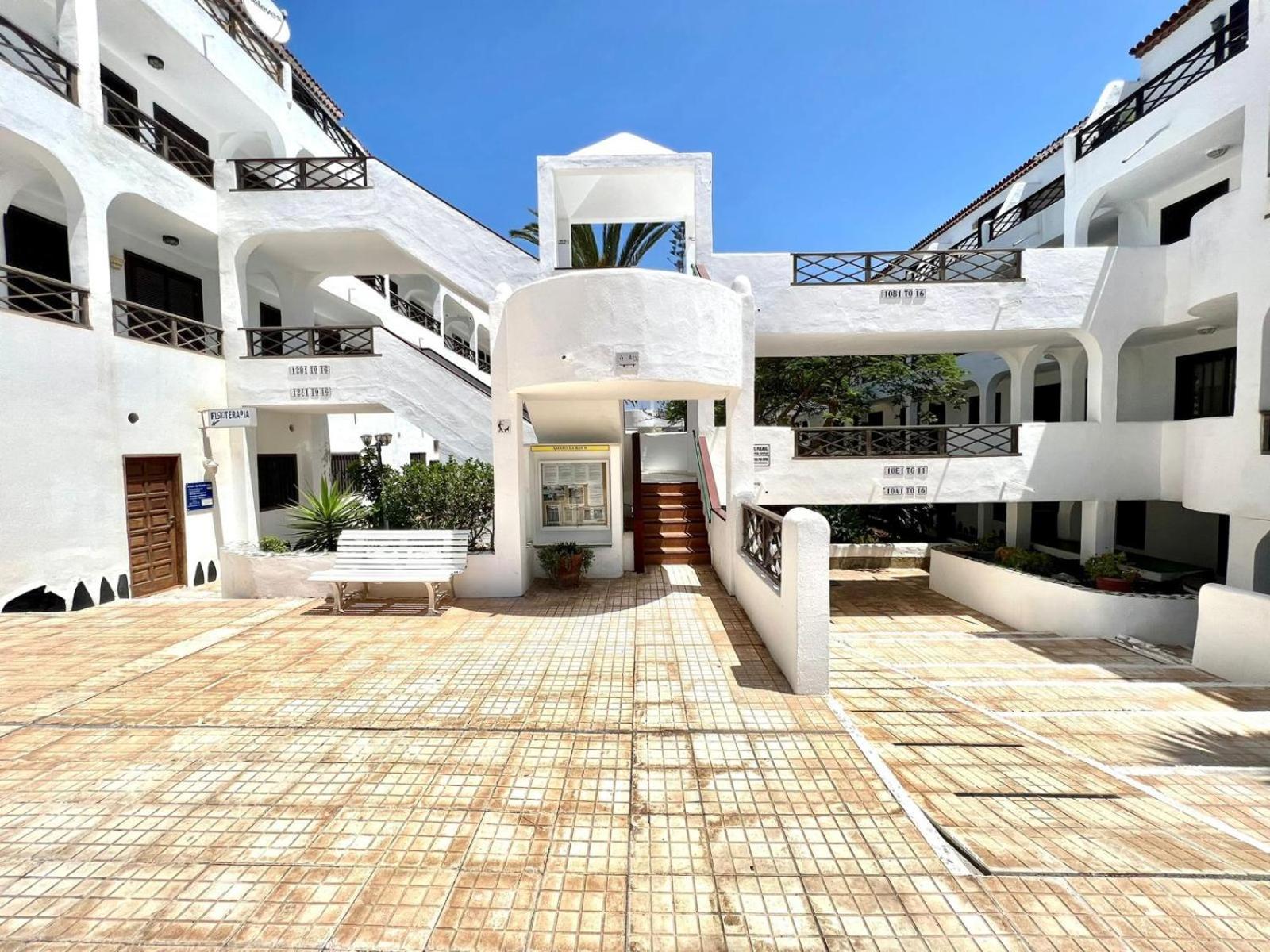 Lovely apartment with pool and wifi