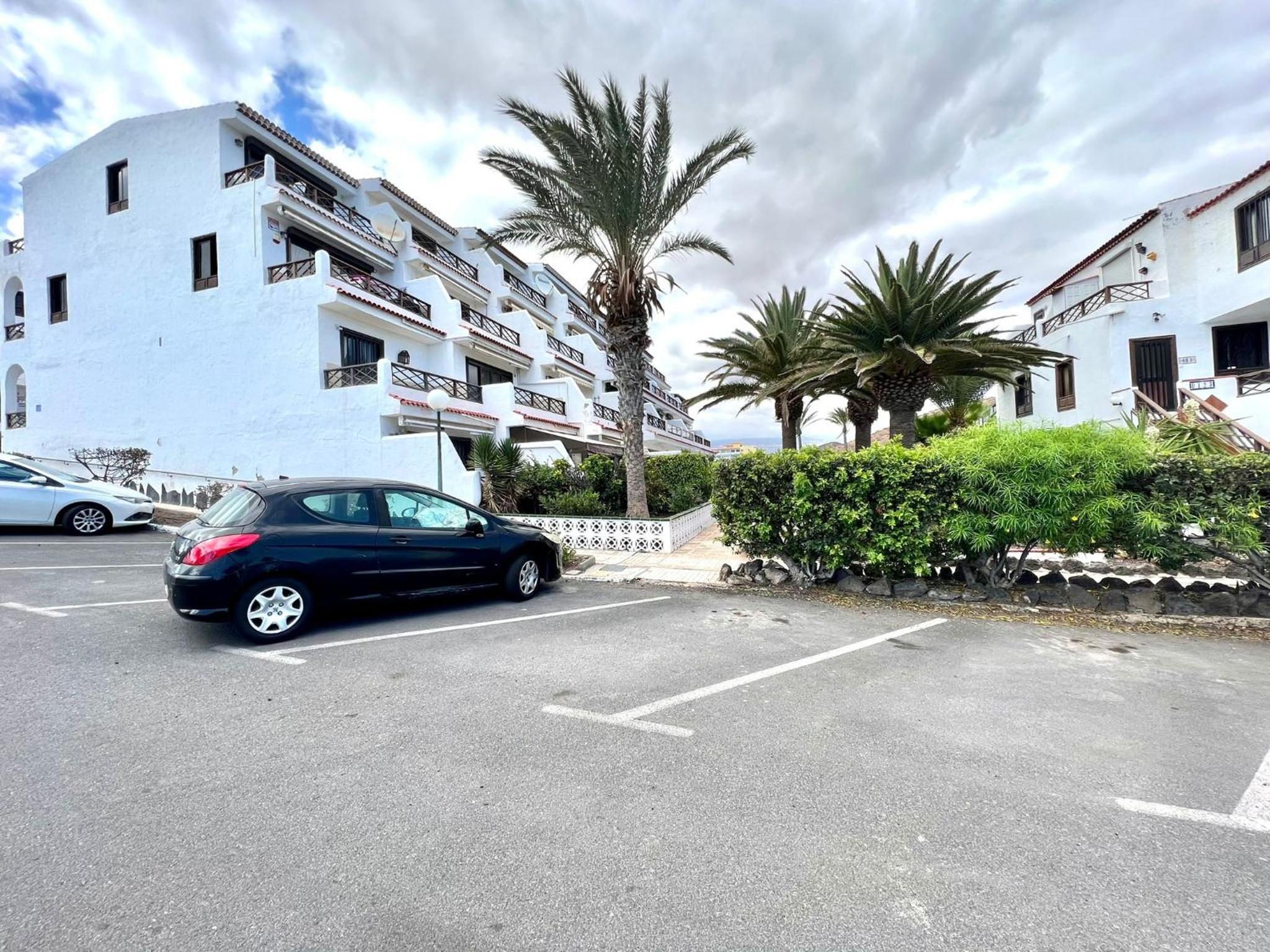 Lovely apartment with pool and wifi