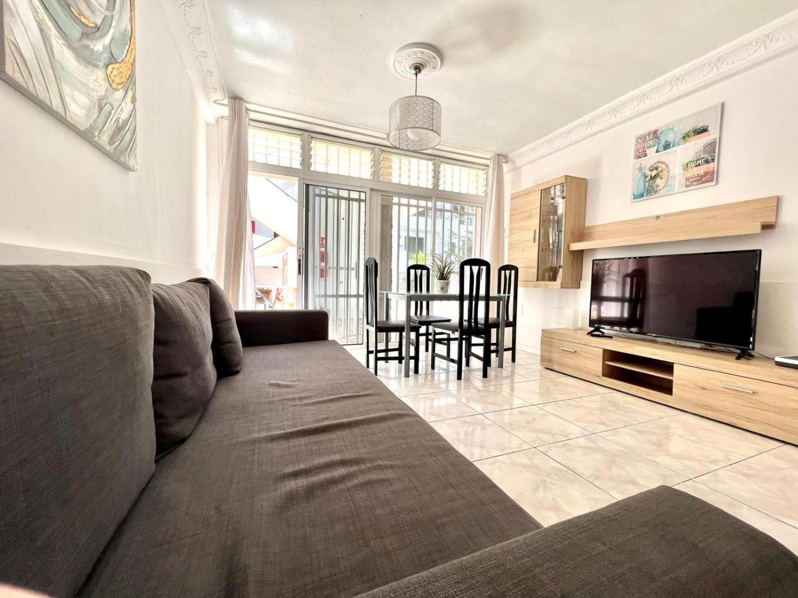 Lovely apartment with pool and wifi