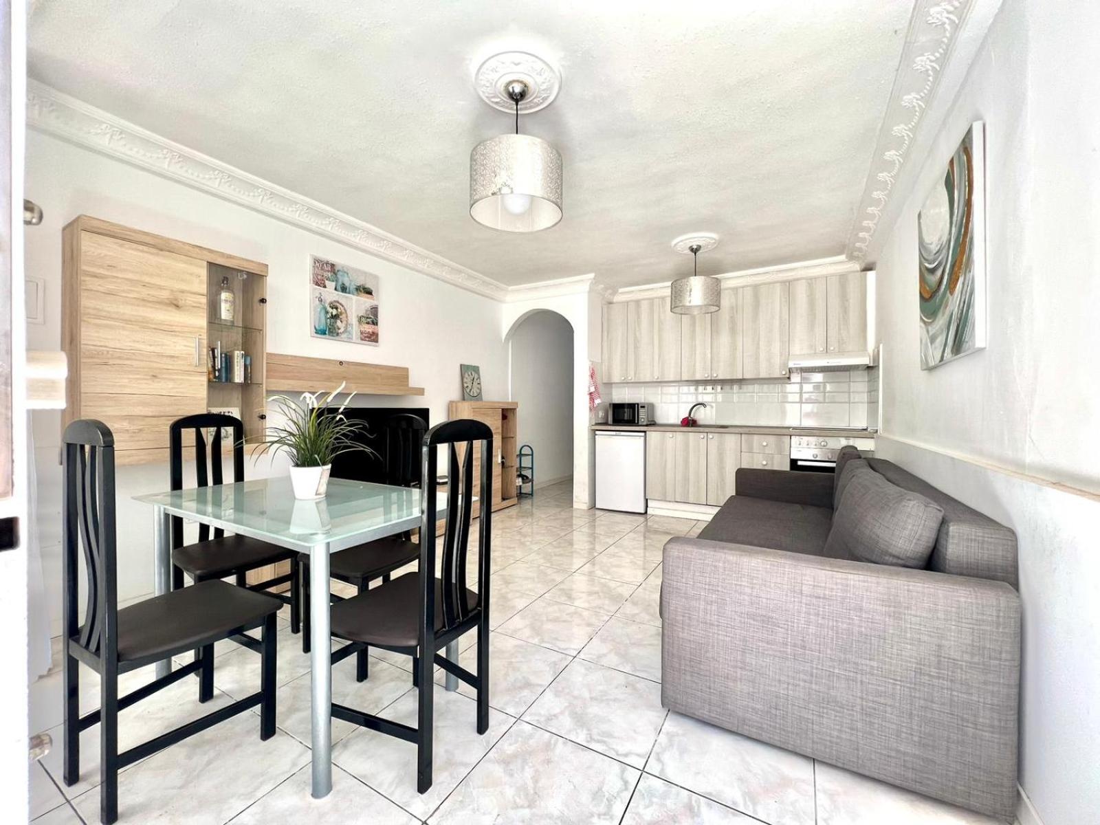 Lovely apartment with pool and wifi