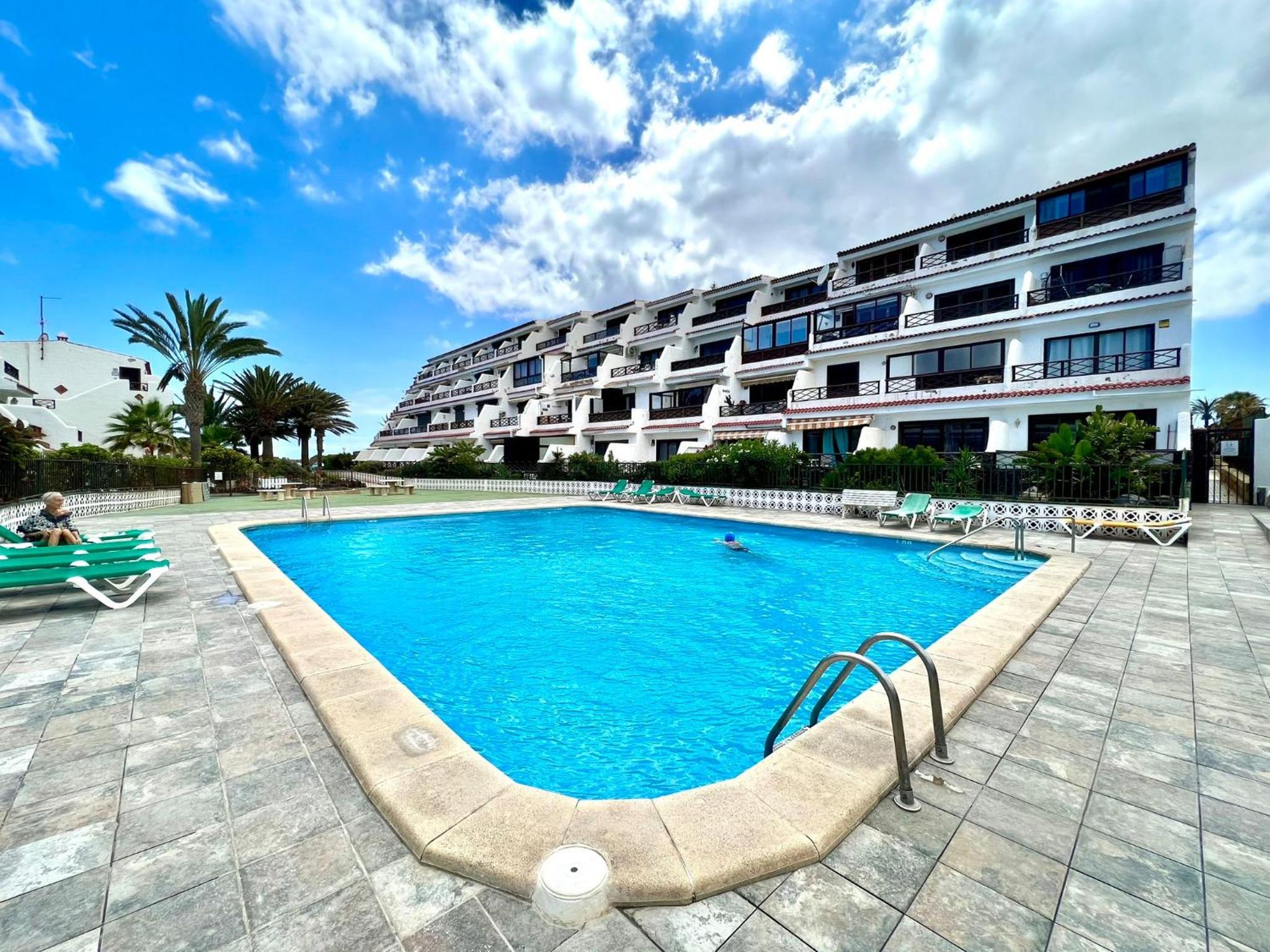 Lovely apartment with pool and wifi