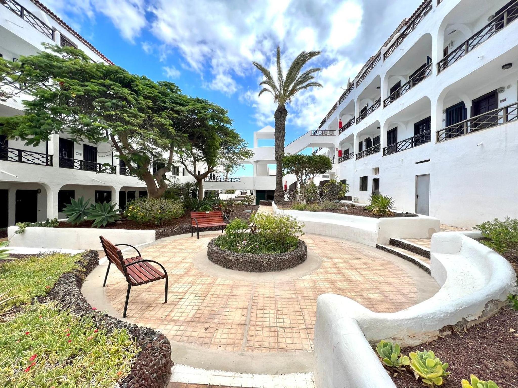 Lovely apartment with pool and wifi