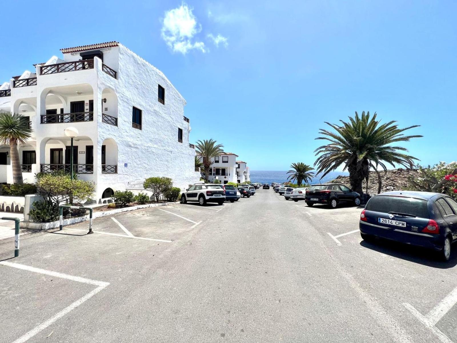 Lovely apartment with pool and wifi