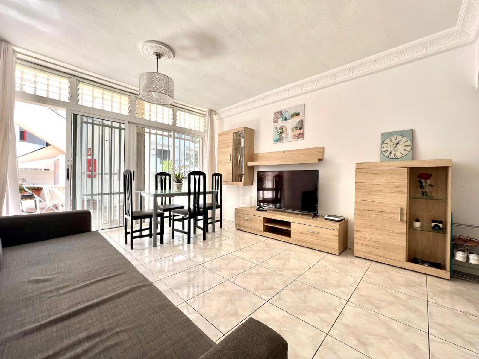 Lovely apartment with pool and wifi