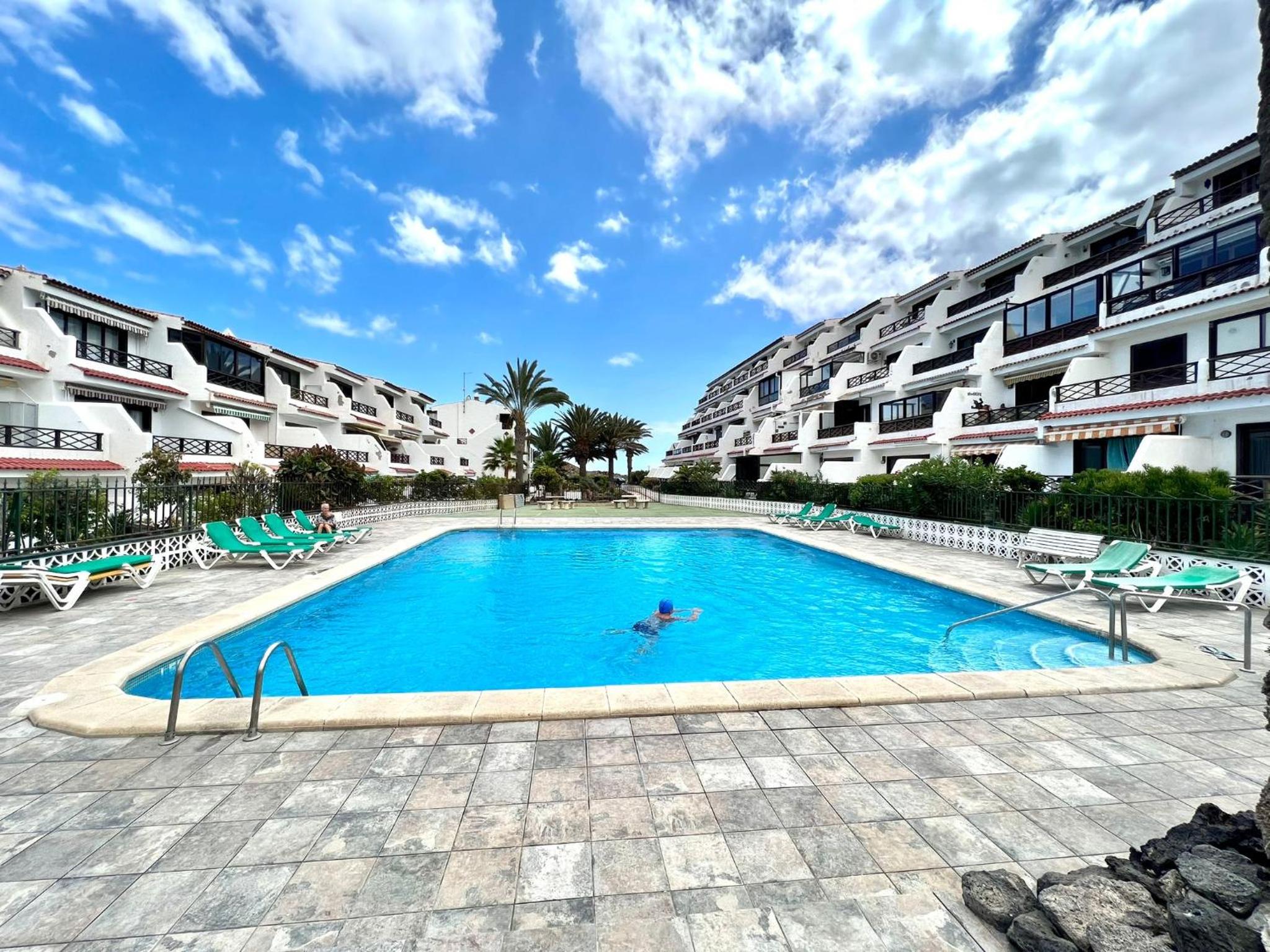 Lovely apartment with pool and wifi