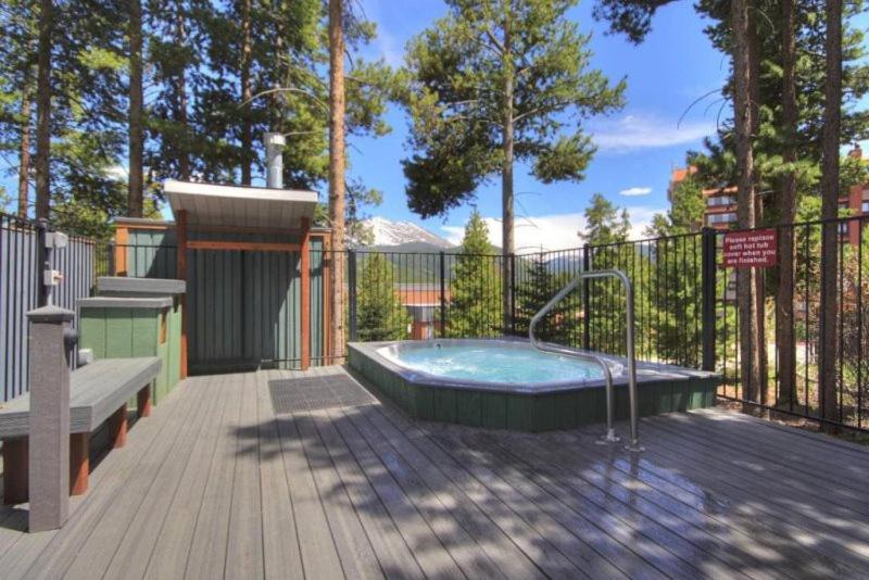 Premier 2 Bedroom Townhome Across From Snowflake Lift - Walk To Lifts view 4