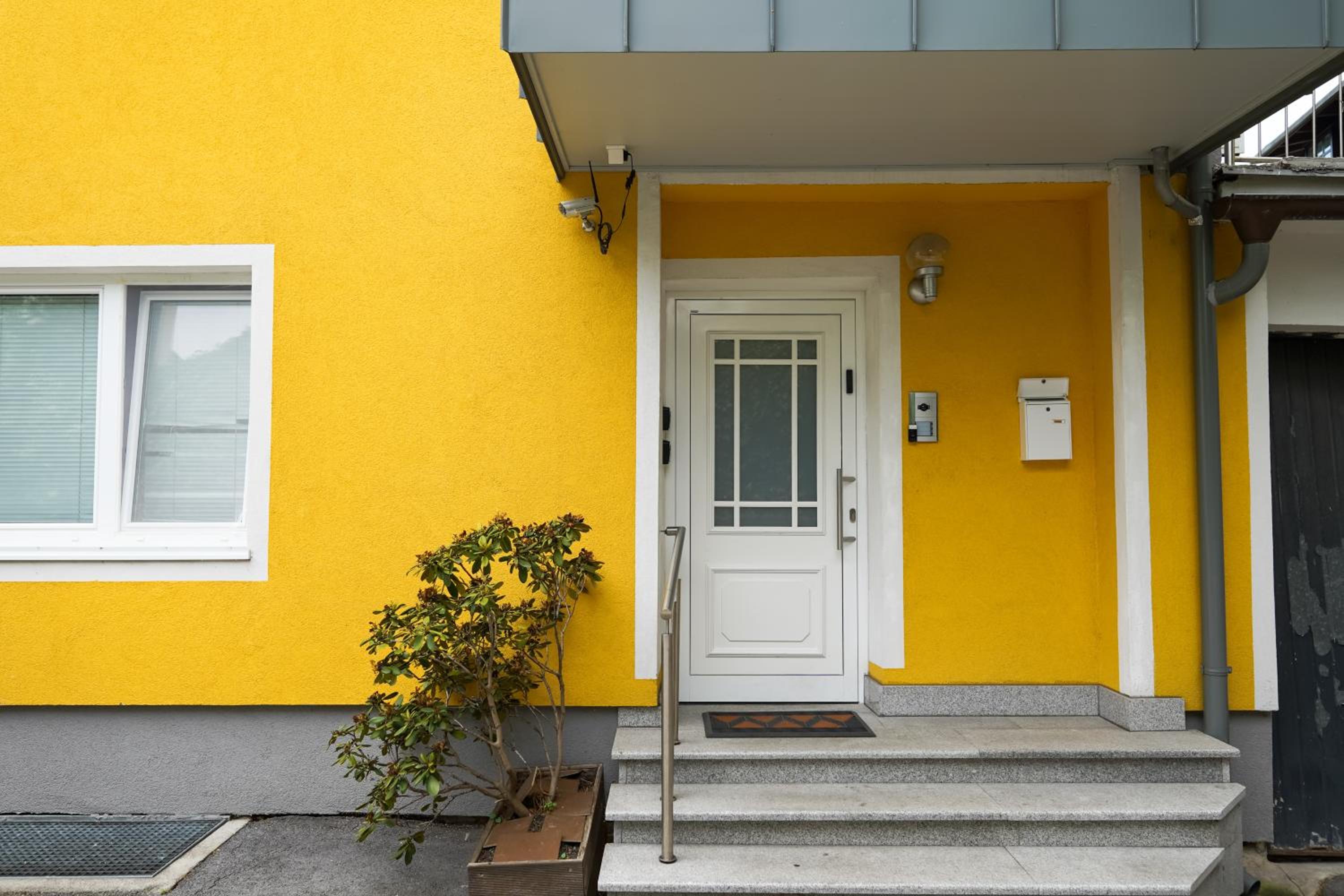 CitySuites Salzburg, BEST BUDGET stay, next to City Center and Old Town, Shared Spaces