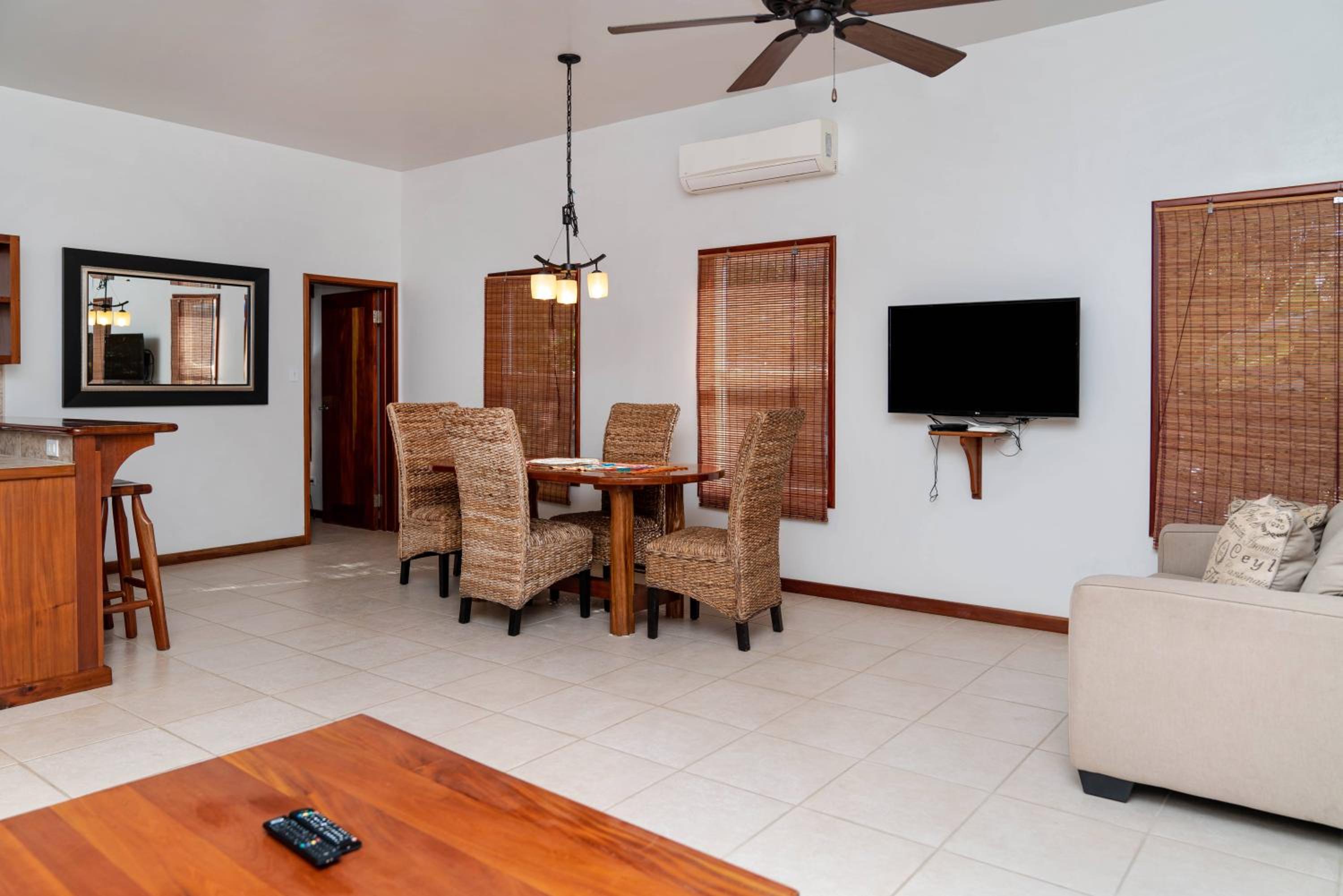 Residences at Barrier Reef 15A Garden View 1 BR by Stay Floreo